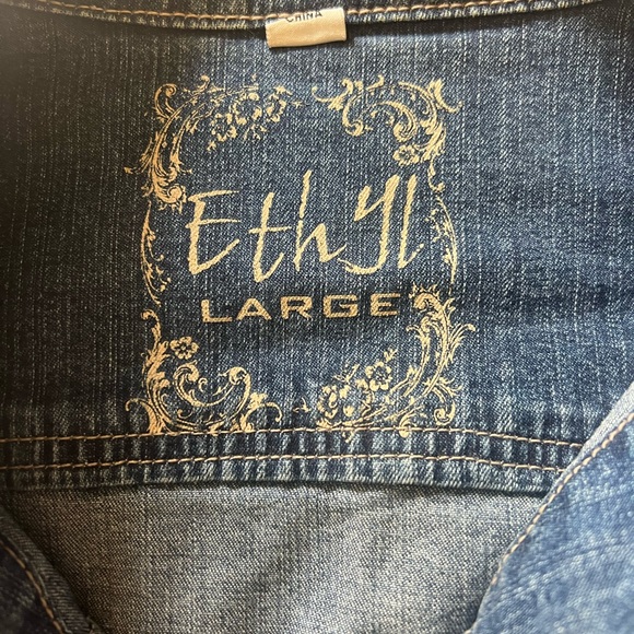 Jean jacket - Picture 8 of 8